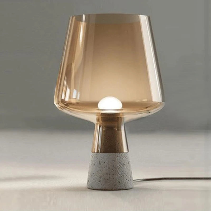 Lampe Ambre Élégance – Lumière Douce et Design Moderne.
