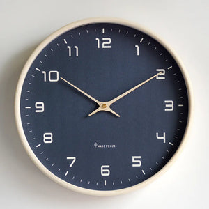 Horloge Murale Nordique en Bois.