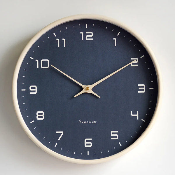 Horloge Murale Nordique en Bois.