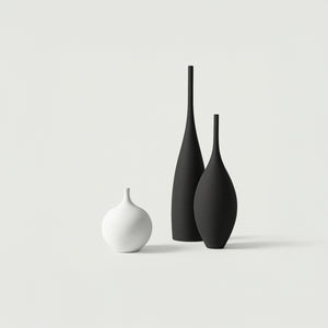 Vase Sculptural Élancé – Céramique Moderne Noir ou Blanc