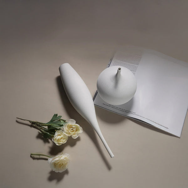 Vase Sculptural Élancé – Céramique Moderne Noir ou Blanc